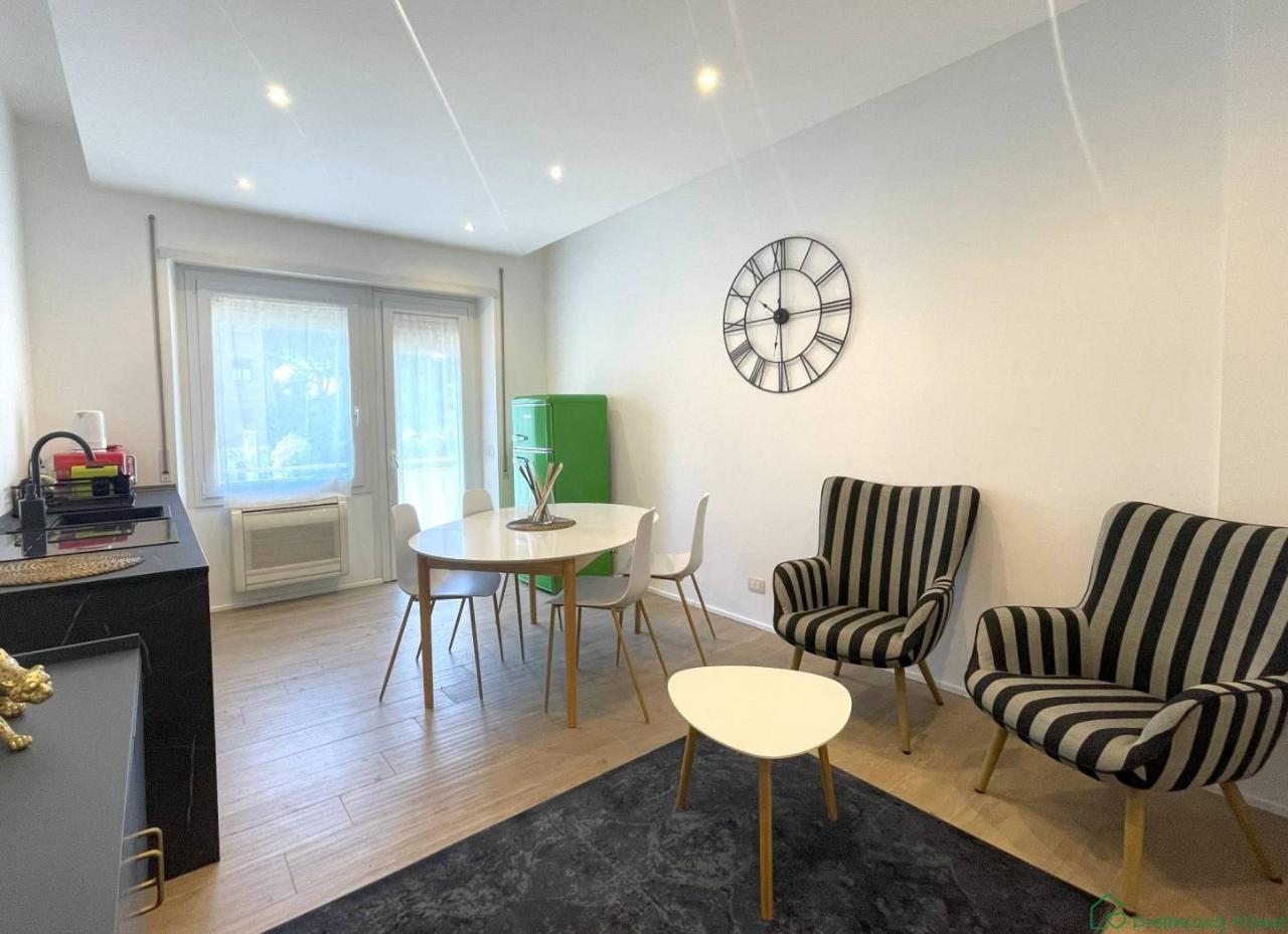 4 rooms Apartment in Rome, Italy No. 32152