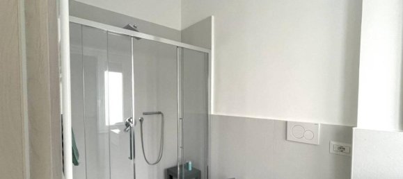 4 rooms Apartment in Rome, Italy No. 32152 16