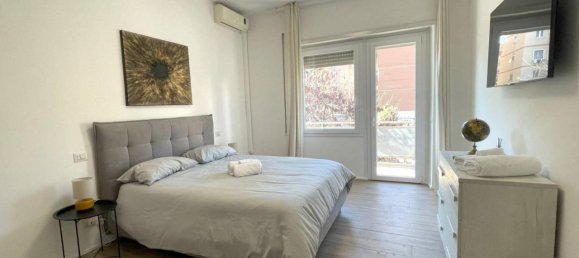 4 rooms Apartment in Rome, Italy No. 32152 24