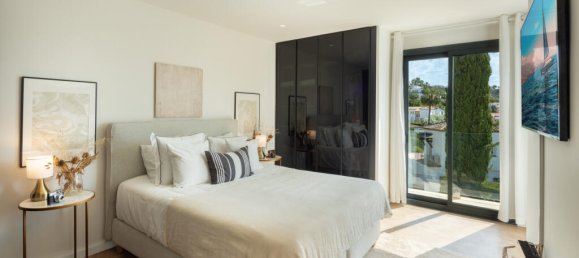 Villa de 4 dormitorios en Marbella, Spain No. 113209 17