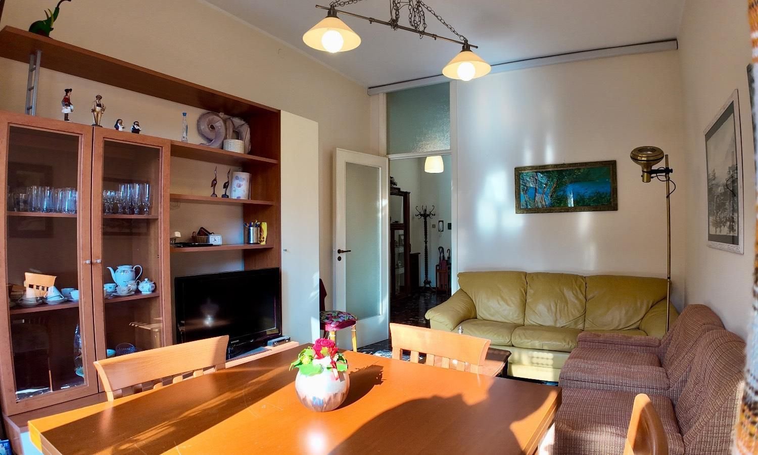 Квартира с 3 комнатами в Арона, Италия № 258667