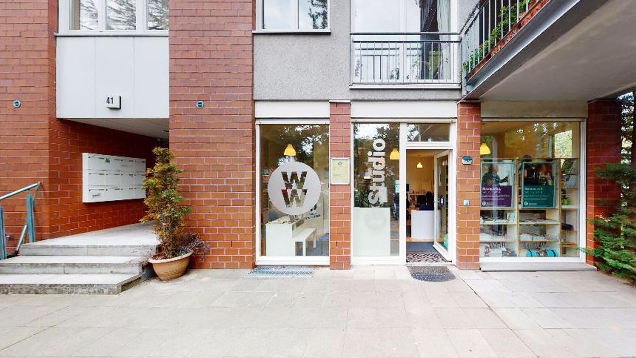 1 room Building in Berlin, Germany No. 38690