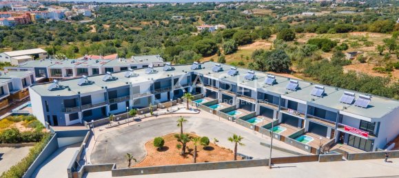 3 bedrooms Townhouse in Quelfes, Portugal No. 67687 2