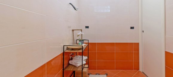 3-salle Duplex à Lastra a Signa, Italy No. 50656 21