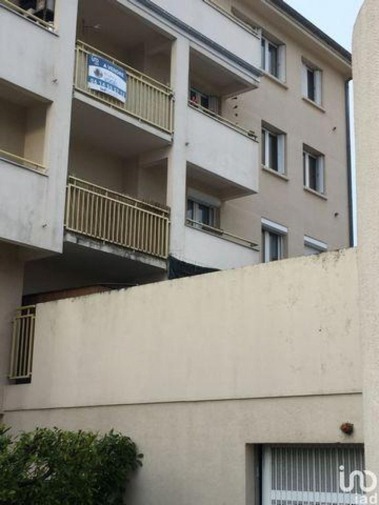 Кондоминиум  с 2 спальнями в Труа, Франция № 34898