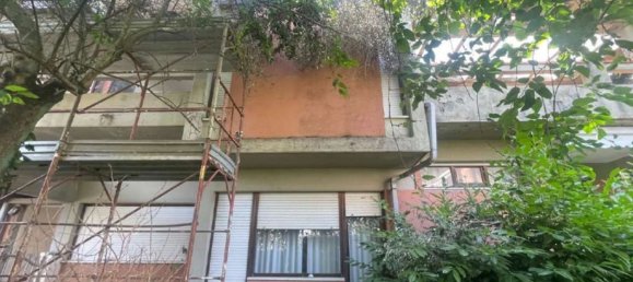 7 rooms Apartment in Carrara, Italy No. 47901 37