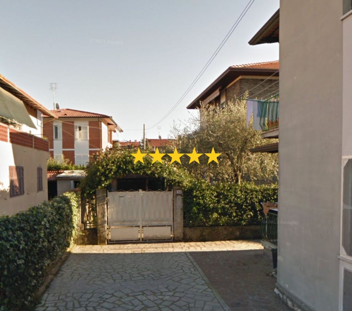 7 rooms Apartment in Carrara, Italy No. 47901