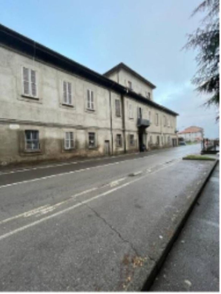 2-salle Appartement à Merate, Italy No. 8102