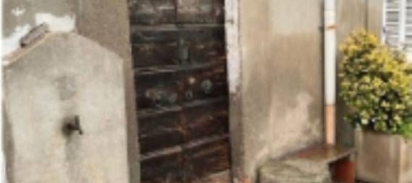 2-salle Appartement à Merate, Italy No. 8102 3