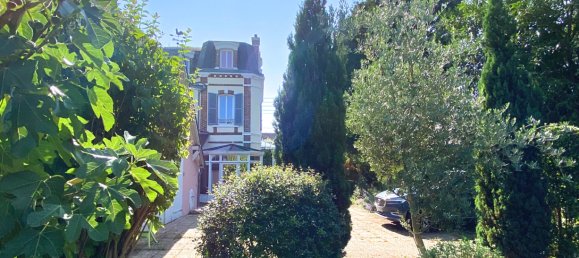 6 bedrooms House in Chartres, France No. 246065 3