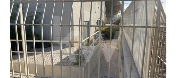 488m² Building in Cascais, Portugal No. 67157 6