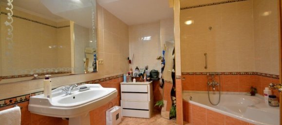 8 bedrooms House in Guardamar del Segura, Spain No. 183676 16