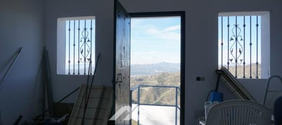 5 bedrooms House in Sayalonga, Spain No. 50380 9