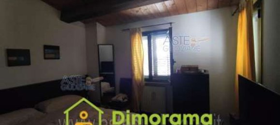 5 rooms Apartment in Saludecio, Italy No. 12147 2