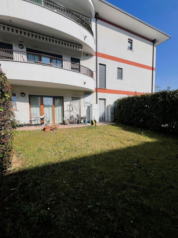 3 chambres Appartement à Como, Italy No. 329781