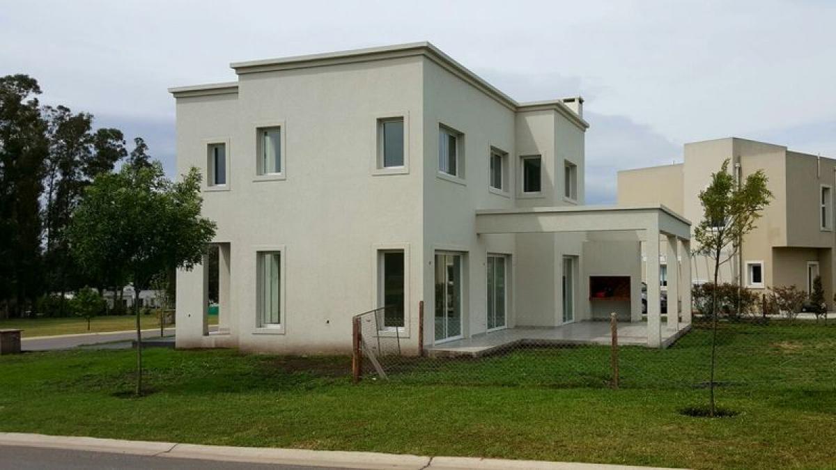 3 bedrooms House in Mar del Plata, Argentina No. 69268