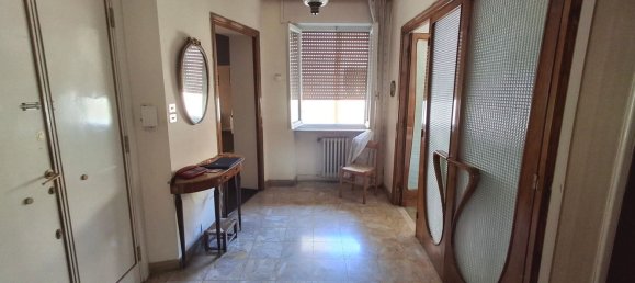 6 rooms Apartment in Pistoia, Italy No. 284381 7