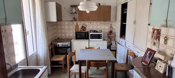6 rooms Apartment in Pistoia, Italy No. 284381 8