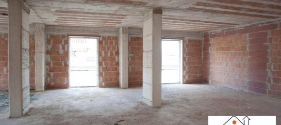 5 rooms Apartment in Avellino, Italy No. 83342 2