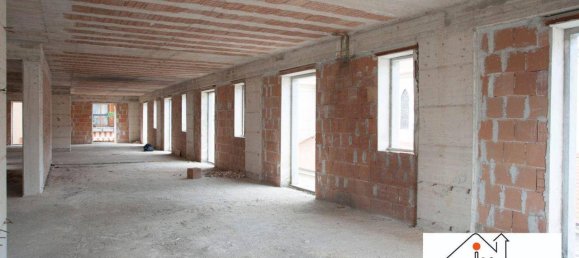 5 rooms Apartment in Avellino, Italy No. 83342 11