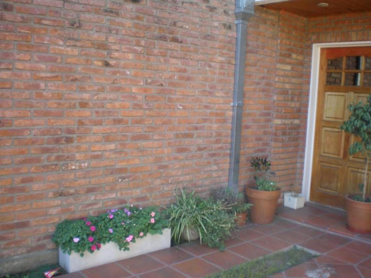 3 bedrooms House in Bermudez, Argentina No. 8751