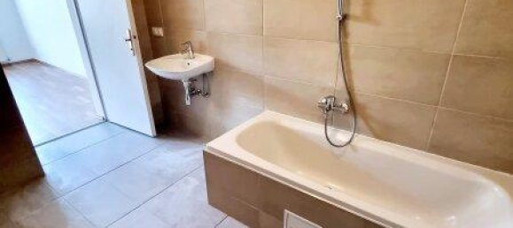 2 rooms Apartment in Vienna, Austria No. 154715 10