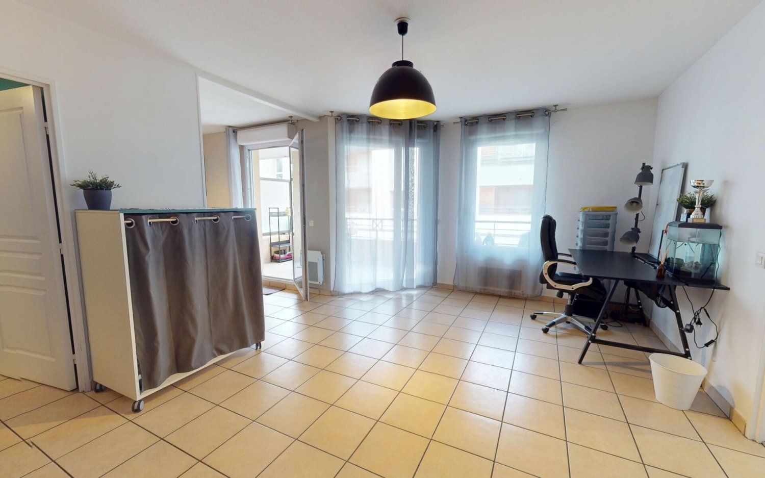 Квартира с 2 комнатами в Рон, Франция № 337635