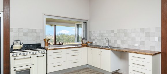 4 bedrooms House in Dunmora, Australia No. 289 15