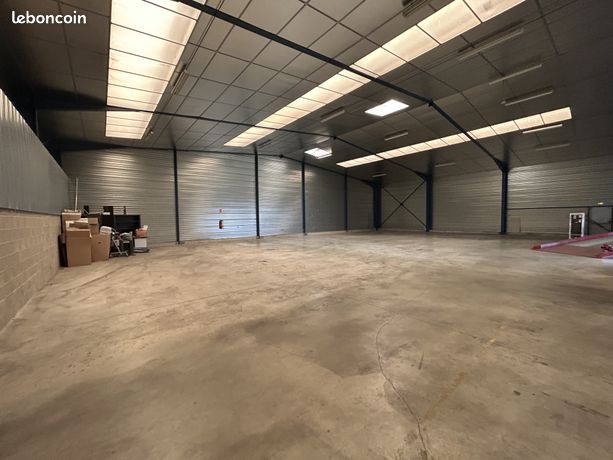  عقار تجاري في Appoigny, France 700متر مربع رقم 353265