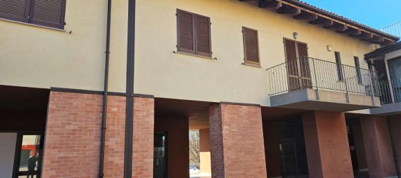 5 rooms Apartment in Guarene, Italy No. 233055 3