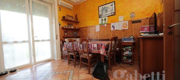 2 غرف نوم شقة في Lonate Pozzolo, Italy رقم 351424 10