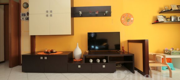 2 غرف نوم شقة في Lonate Pozzolo, Italy رقم 351424 5