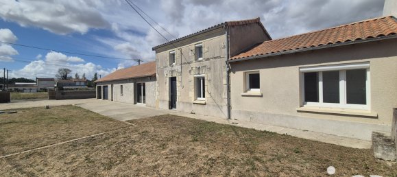4 rooms House in Thouars, France No. 359826 2