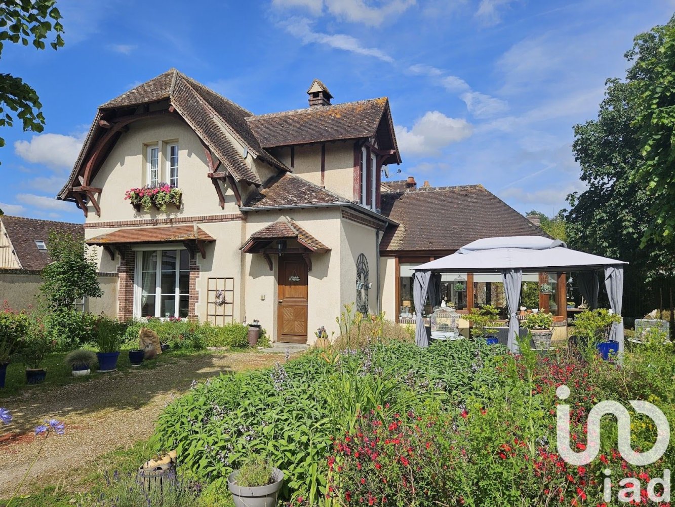 10-Zimmer Schlösser in Sainte-Gemme-Moronval, France, Nr. 80535