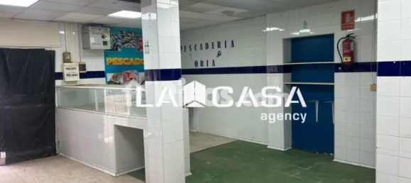 50m² Commercial property in La Linea de la Concepcion, Spain No. 170633 5