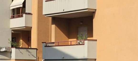 4 bedrooms Apartment in Teramo, Italy No. 319239 3