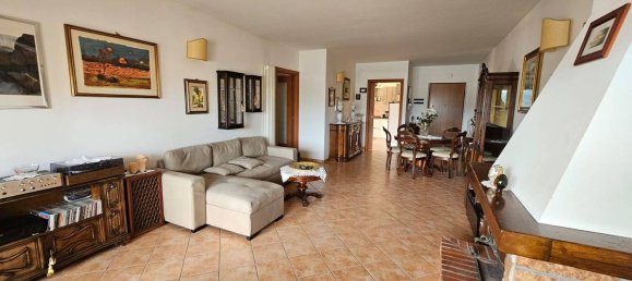 4 bedrooms Apartment in Teramo, Italy No. 319239 6
