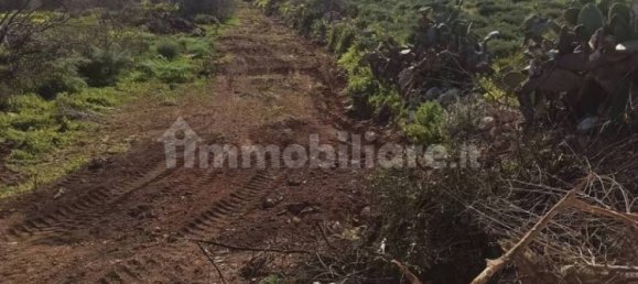 626m² Land in Portopalo di Capo Passero, Italy No. 66623 5