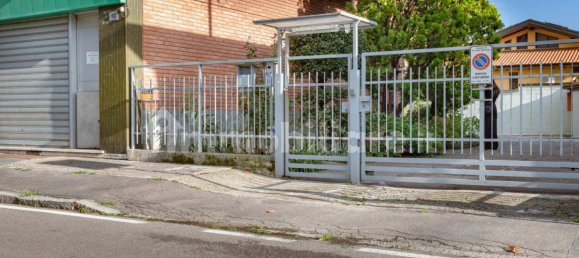 2 bedrooms Apartment in Cinisello Balsamo, Italy No. 316594 2