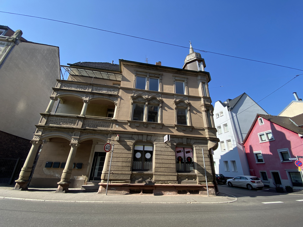 373m² Building in Pforzheim, Germany No. 44010