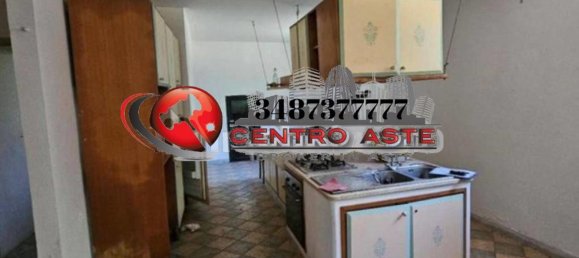 5 rooms Apartment in Rome, Italy No. 222794 4