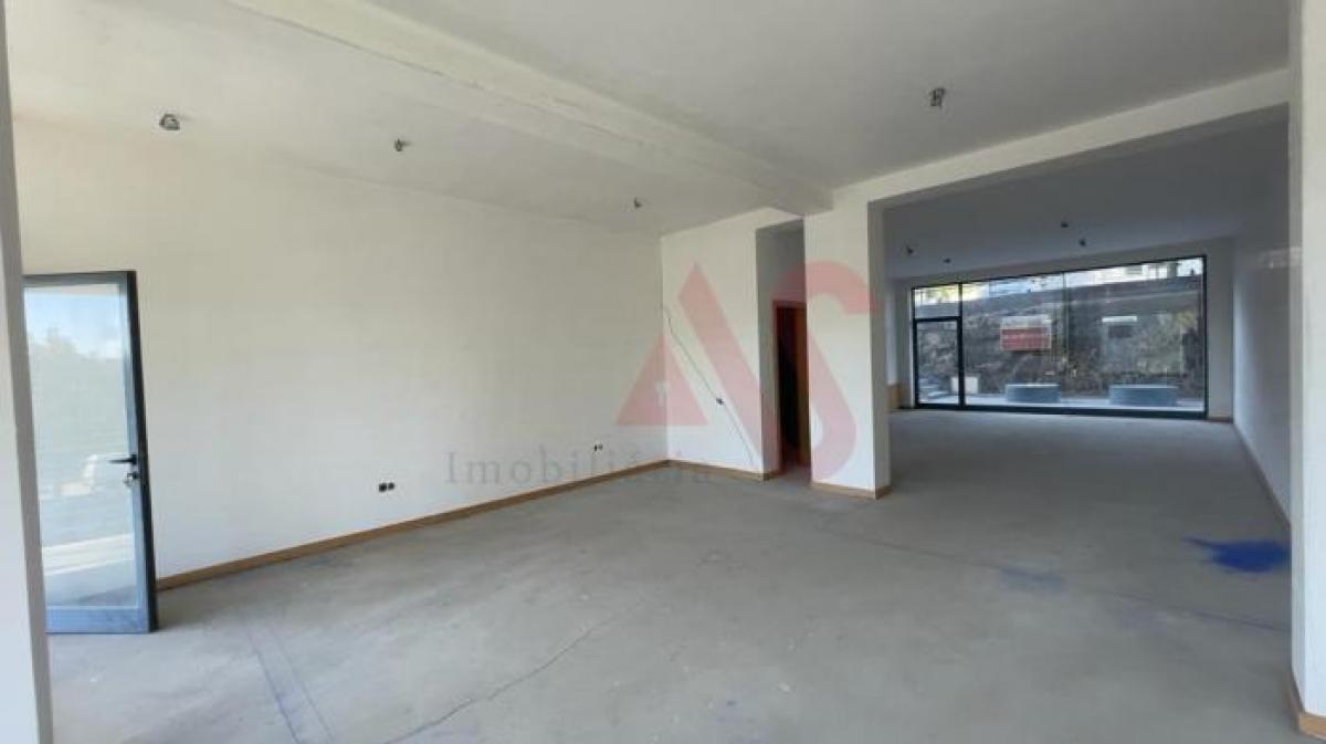  Shop in Guimaraes, Portugal No. 8424