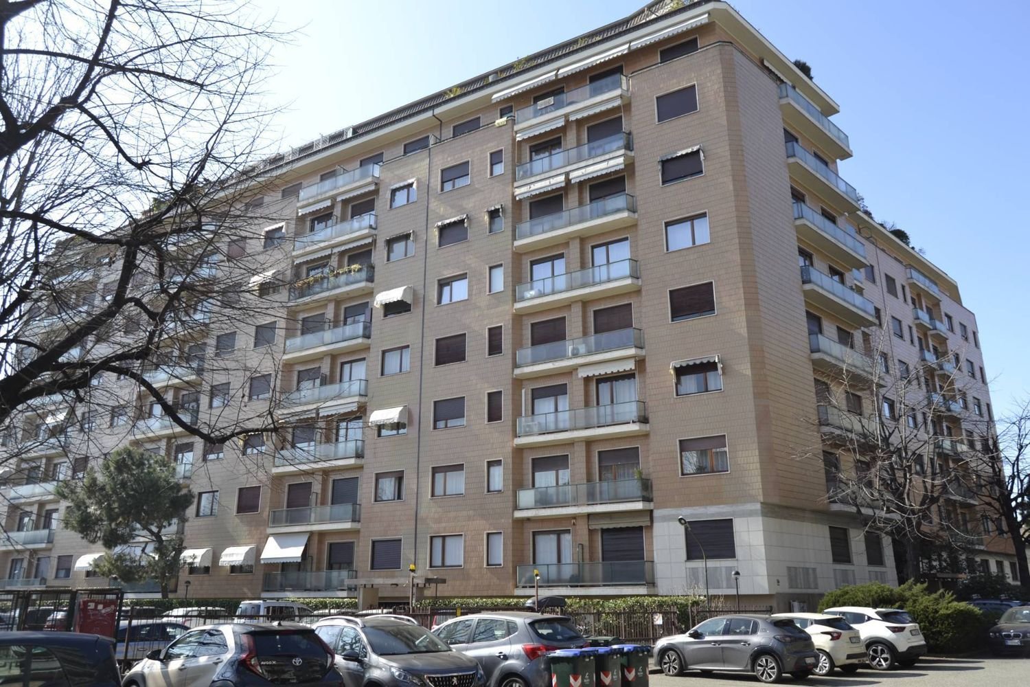 3 rooms Apartment in Turin, Italy No. 106429