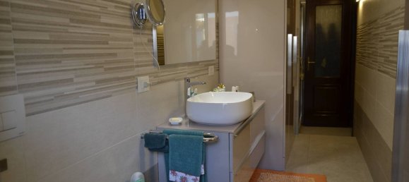 3 rooms Apartment in Turin, Italy No. 106429 5