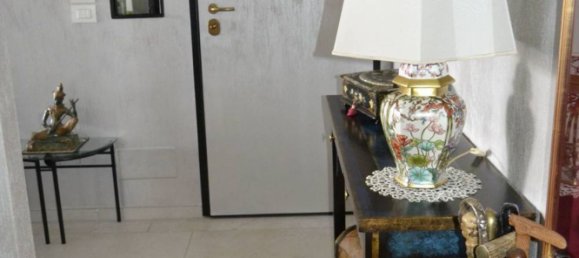 3 rooms Apartment in Turin, Italy No. 106429 7