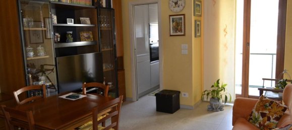 3 rooms Apartment in Turin, Italy No. 106429 9