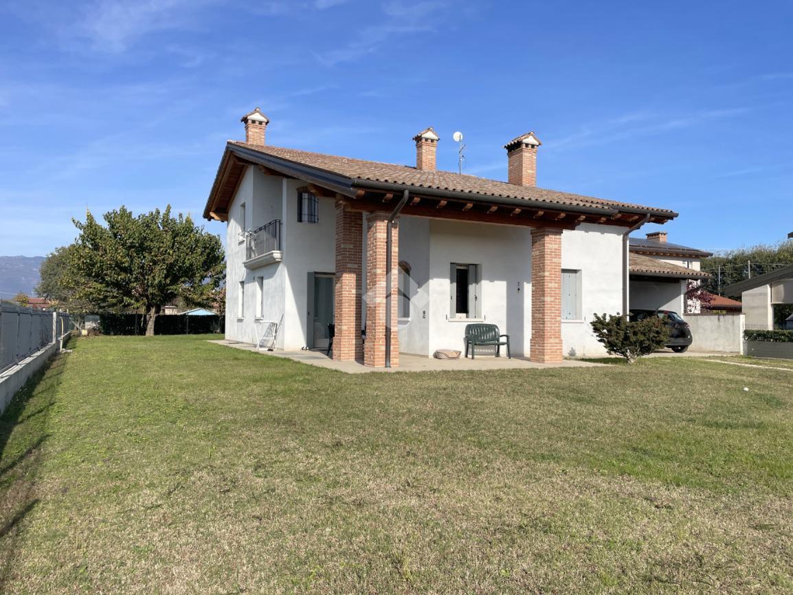 5 rooms Villa in Cassola, Italy No. 81642