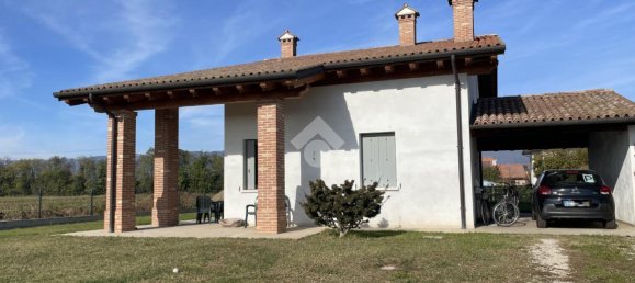 5 rooms Villa in Cassola, Italy No. 81642 3