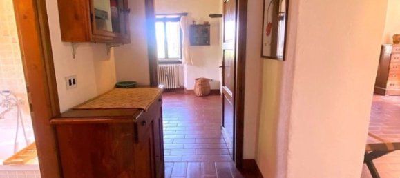 3 bedrooms House in Cortona, Italy No. 319010 9