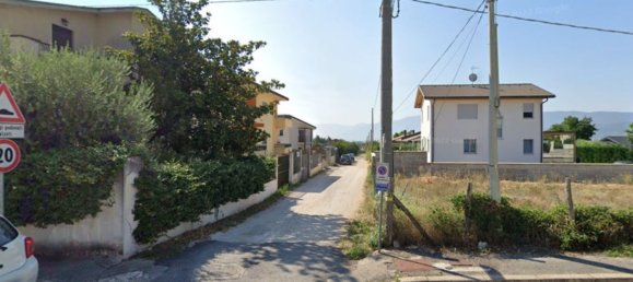 7 rooms Apartment in Avezzano, Italy No. 187772 2